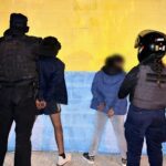 La Policía  detuvo a dos personas por robo.